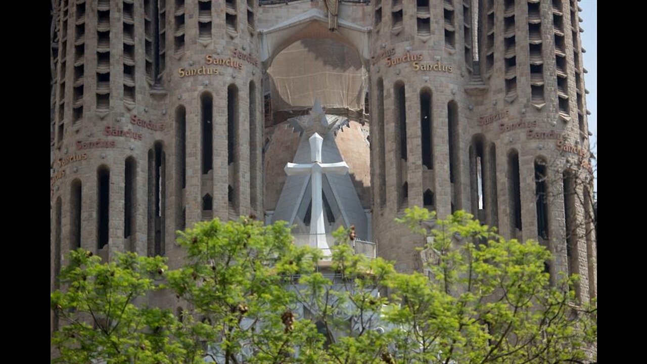 Una gran cruz en la Sagrada Familia se convertirá en la atalaya de Barcelona