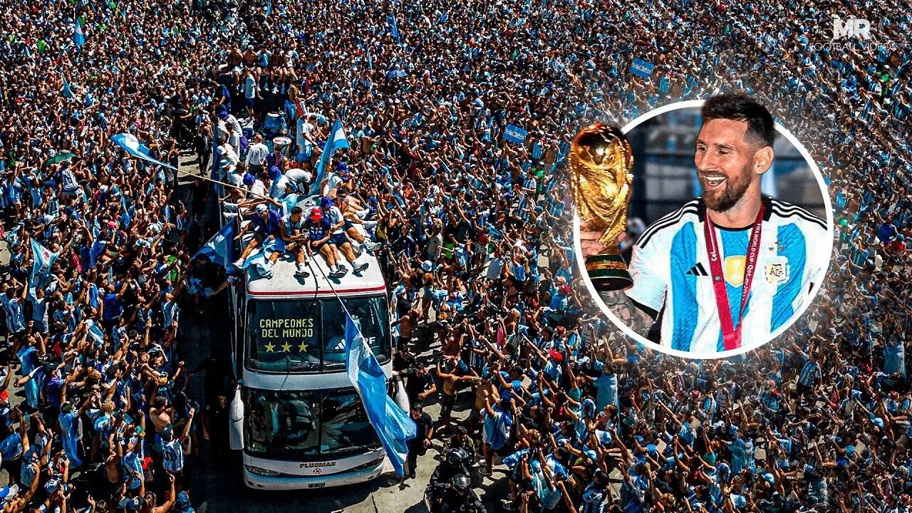 UNBELIEVABLE! Lionel MESSI & Argentina Celebrating with +5 MILLION Fans 😳