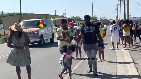 2022 Juneteenth Parade Arriving a