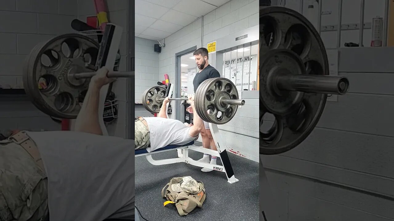 415lbs Raw bench, Crazy 🤪 old man, real grind 💪 one more time ⏲️