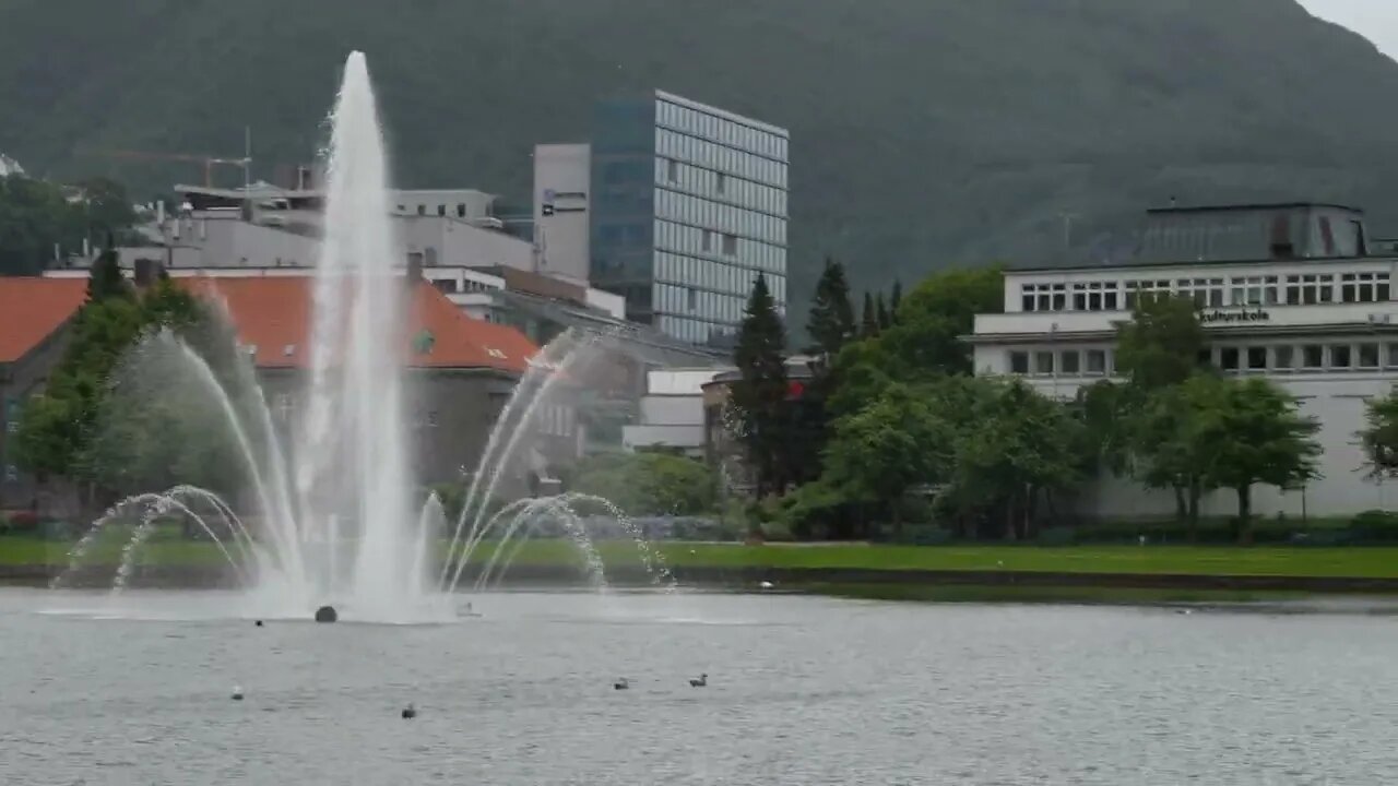 20220801 Bergen Norway fountain