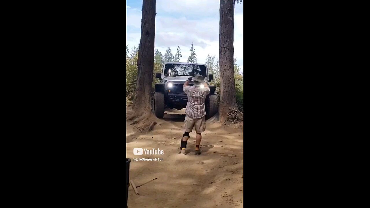 Does he make it? a little Turn it Up with our offroad #jeep #offroad #4x4offroad #shorts #shorts