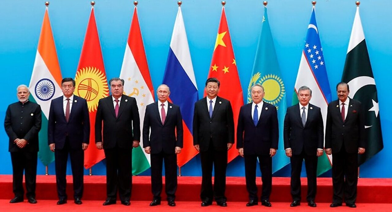PILNE: 159 z 193 krajów dołącza do systemu rozliczeniowego BRICS, niszcząc kontrolę dolara ...