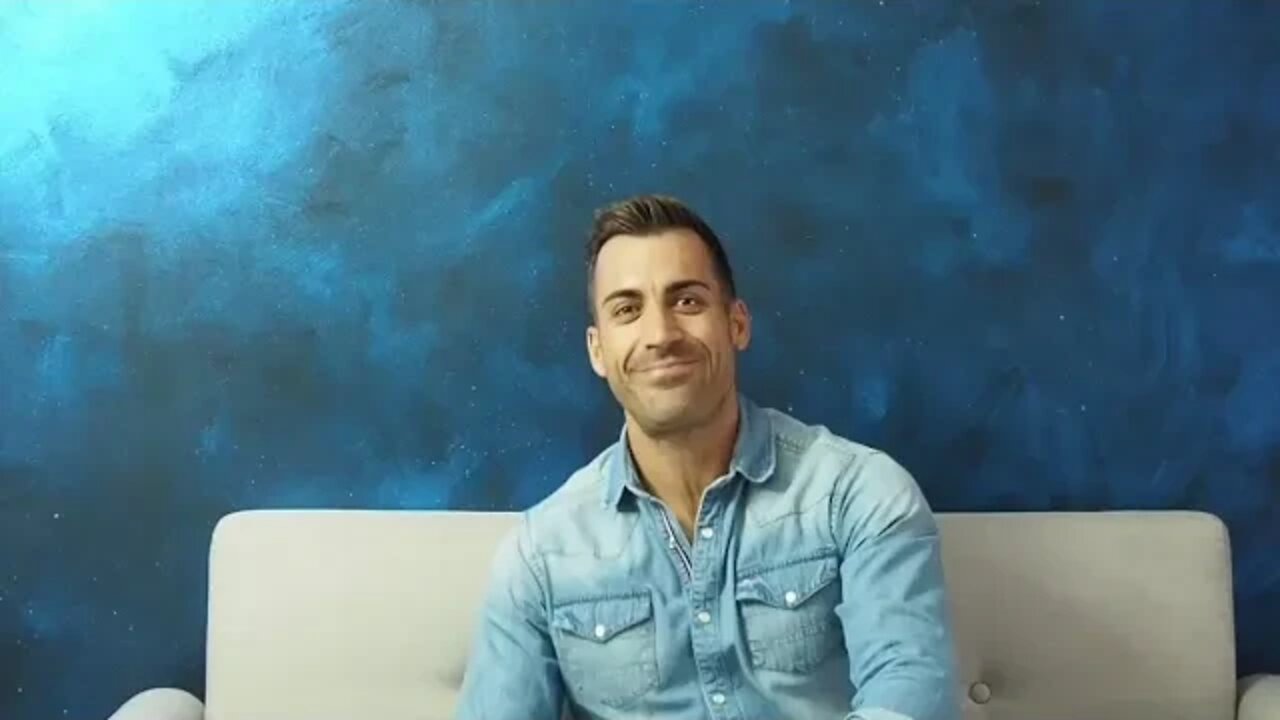 Daniel Paterna presentando #generacionzoe España #zoeespaña #paterna #cositorto