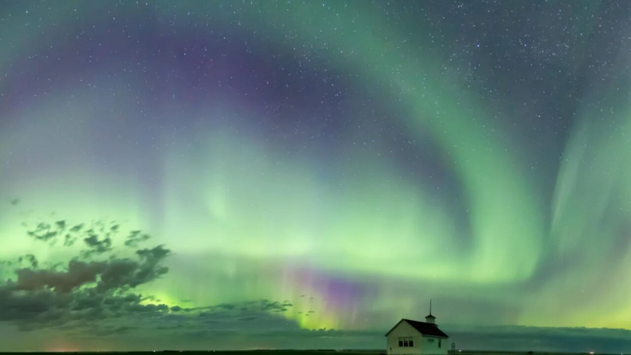 Here’s How To Get The Best View If You Want To See The Northern Lights In Canada Tonight