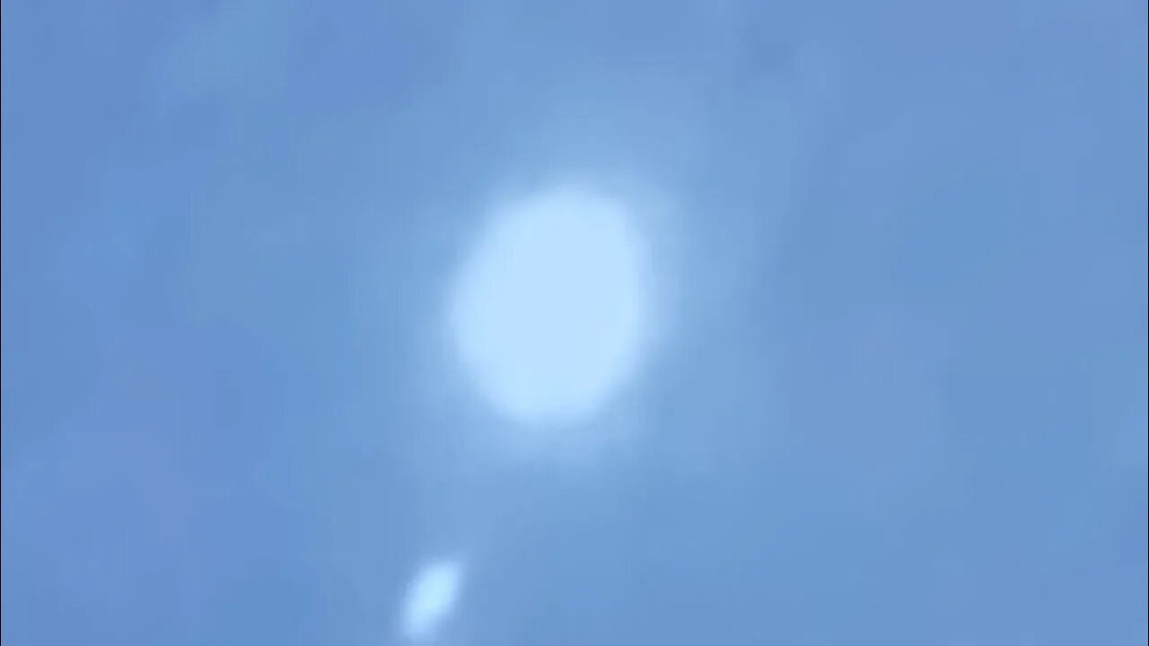 sphere UFOs climbing to maneuver