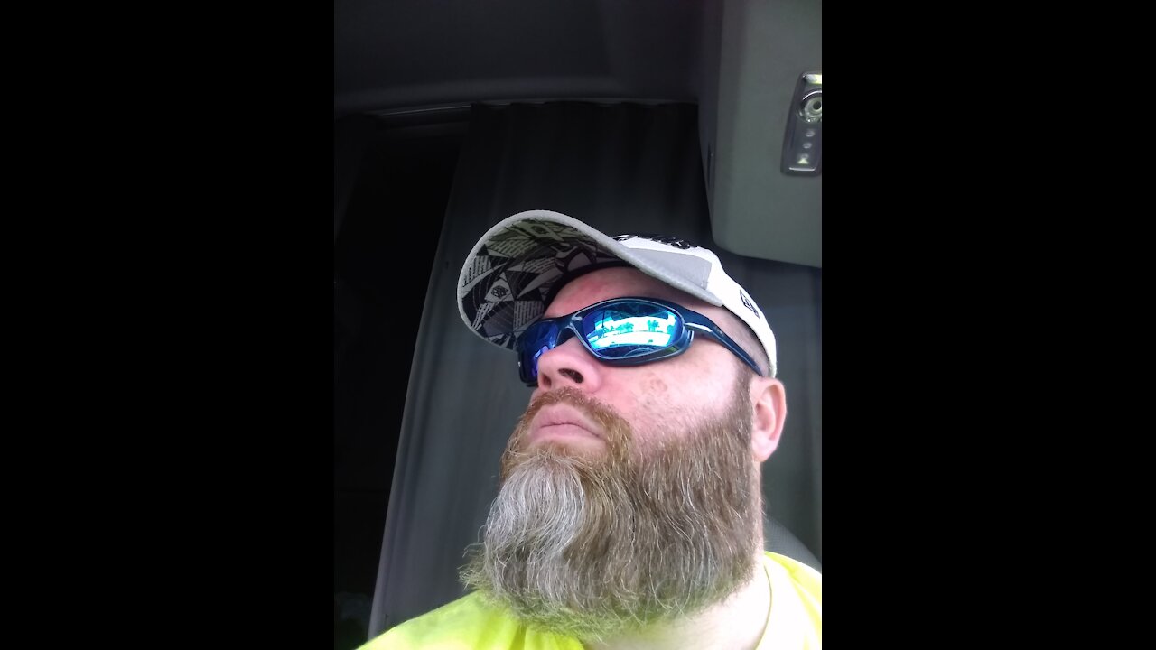 Uglyman singing beautiful song