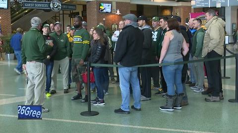 Fans meet former Packers stars