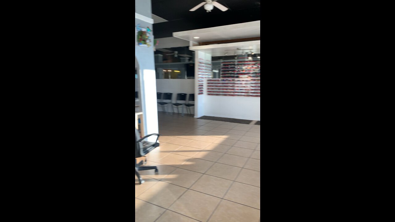 How to know you are in a Redneck nail salon