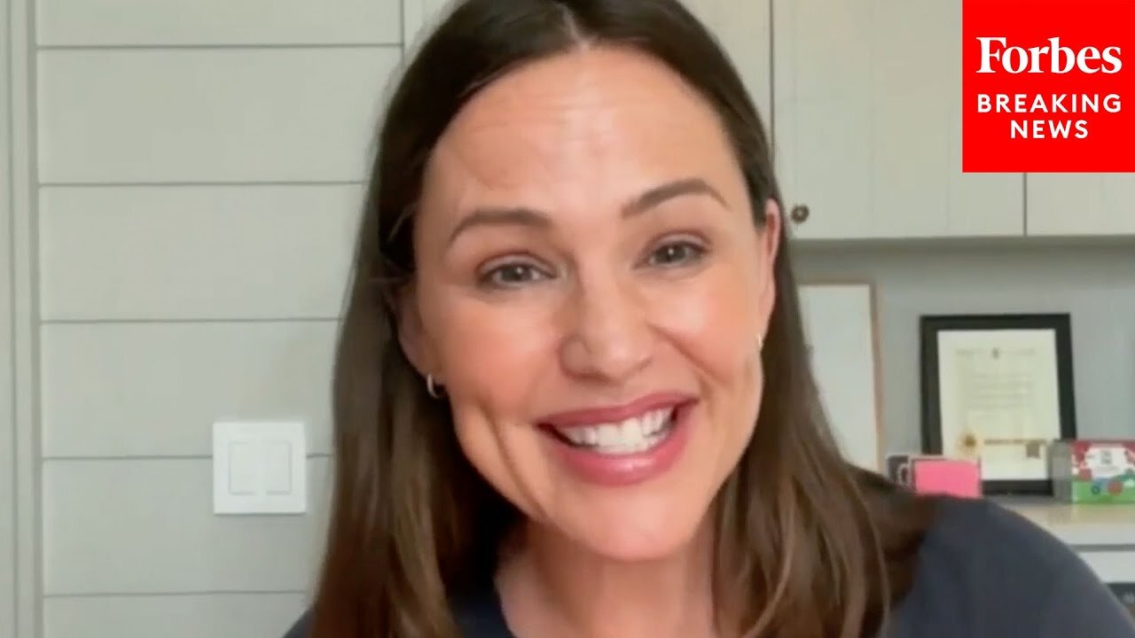 Jennifer Garner: This Is Why I Support The Harris-Walz 2024 Campaign | NE