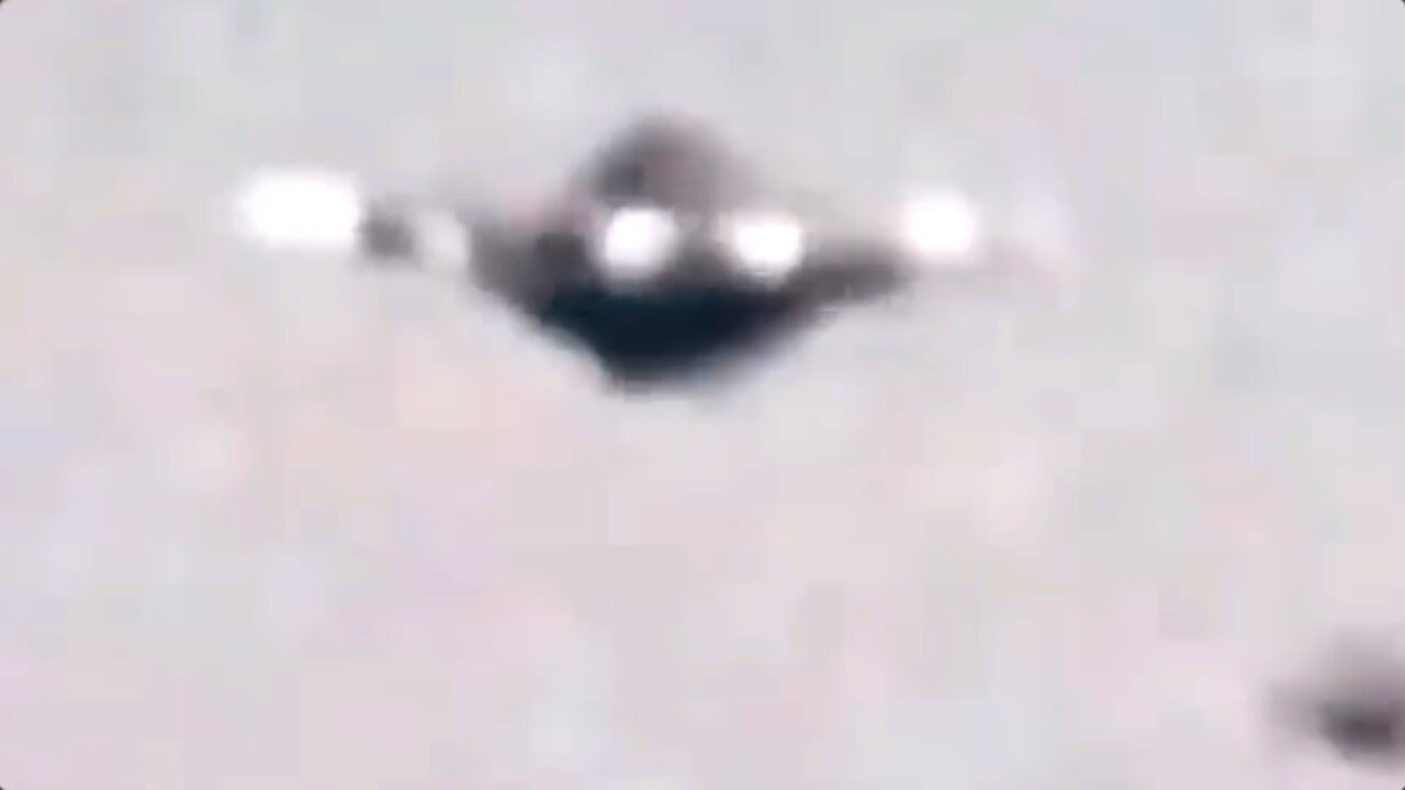 Two UFOs Caught on Video over Spain