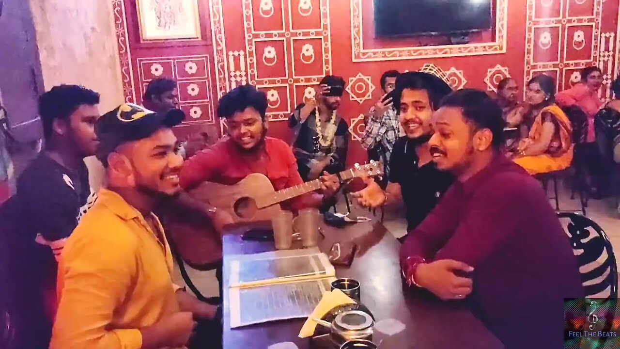 Mere_sapnon_ki_rani____O_Mere_Dil_Ke_Chain_Mixup_Jamming_in_public_resturant____Feel_The_Beats__