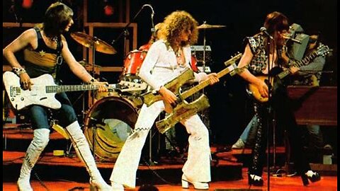 All The Way From Memphis ~ Mott The Hoople ( Live )