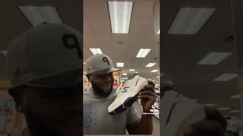 @The Hoodservative a new identity check him out 😂