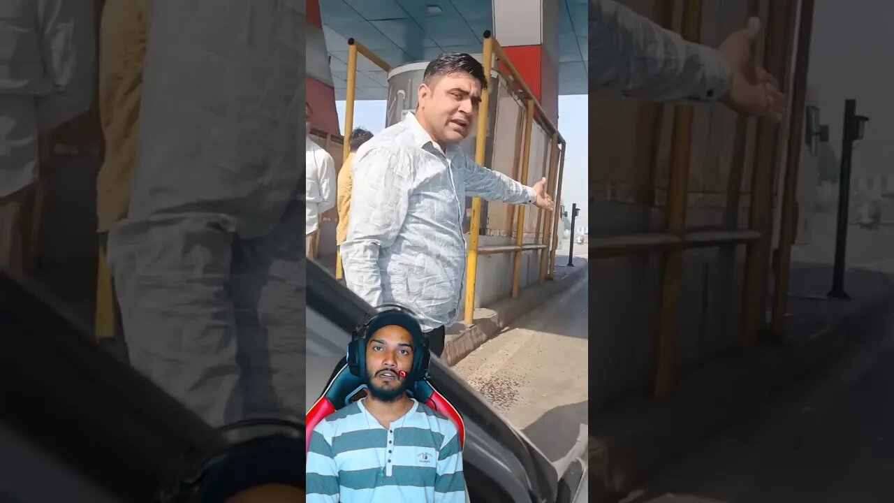 टोल प्लाजा वाले किसी कार को जाने नहीं दे रहे हैंaadhe ghante Tak Jaam Laga Ke rakhen Toll Plaza wale