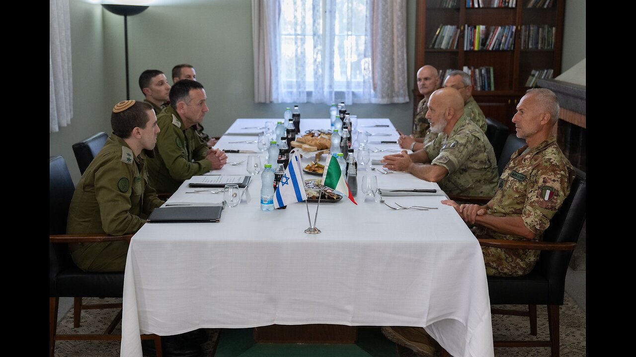 IDF: The Chief of the Defence Staff of Italy, Admiral Giuseppe Cavo Dragone,