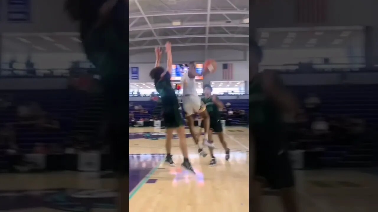 #shorts He plays very well for a one-handed player.