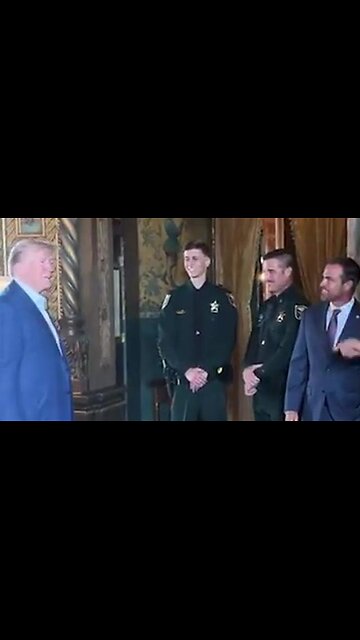 Trump meets the hoaxer deputies who lightly arrested actor "assassin"