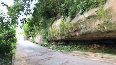 PEDRA COM MAIS DE MILHÕES DE TONELADAS