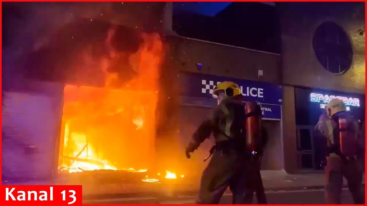 Fire engulfs Sunderland police station amid riot in English town of Southport