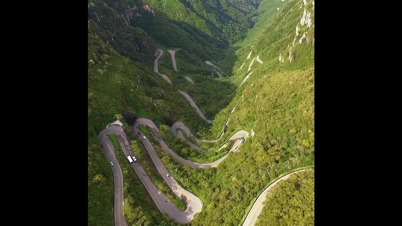 284 curves, Serra do rio do rastro.