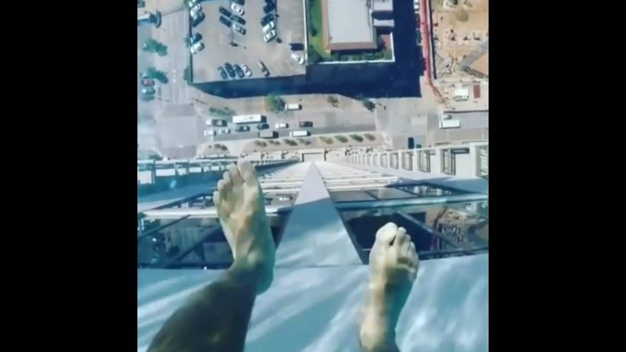 INCREIBLE PISCINA QUE TE PERMITE VER EL SUELO