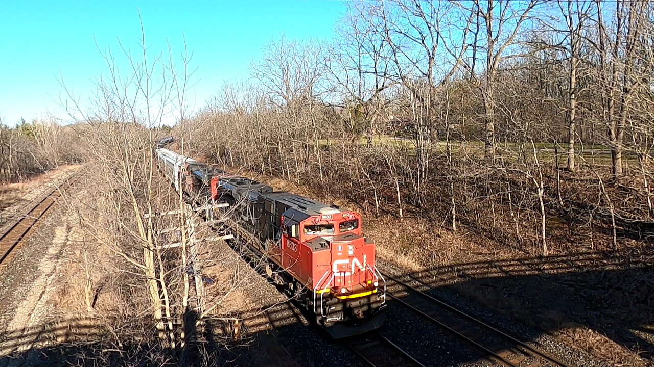 CN 8833 & CN 8900 Engines Manifest Train Westbound In London