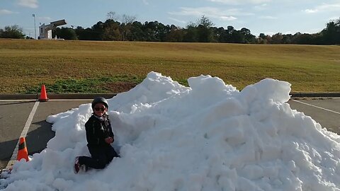 Skater boy slams on snow bank! ❄️🥶