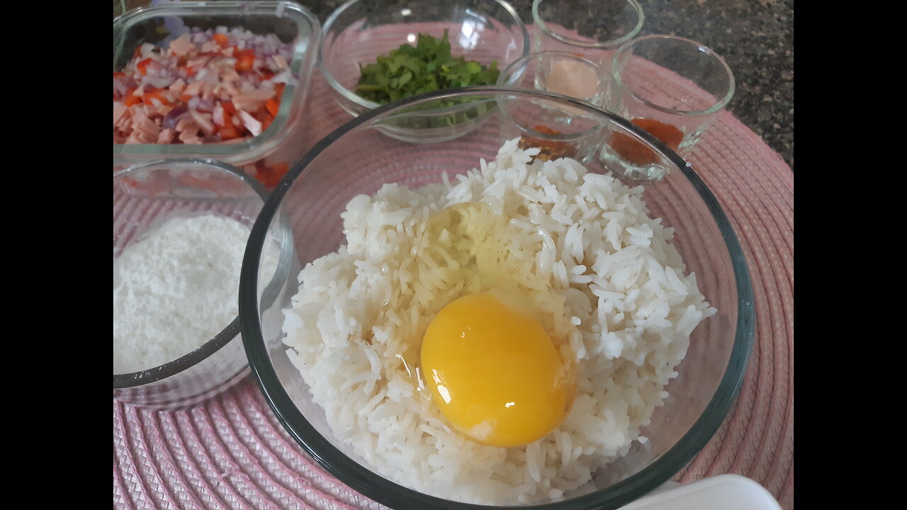 ASMR video-Just add egg to your leftover rice || Easy & Super Crunchy😋