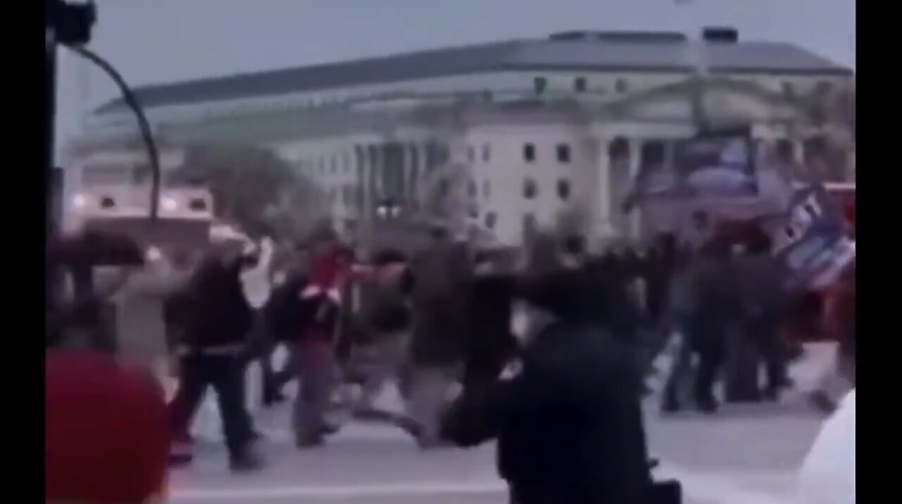 Capitol Police Waving-In Protestors