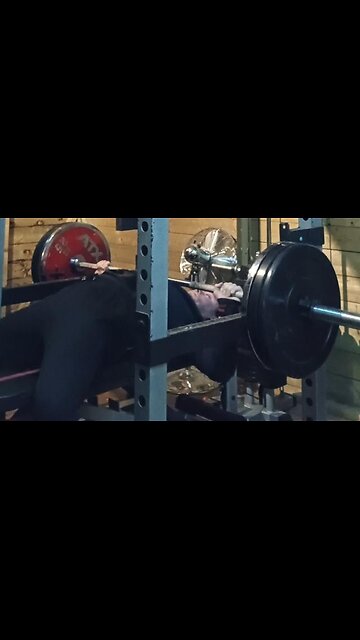 4x5 100 Kgs Paused Bench Press Back-offs. Last Set