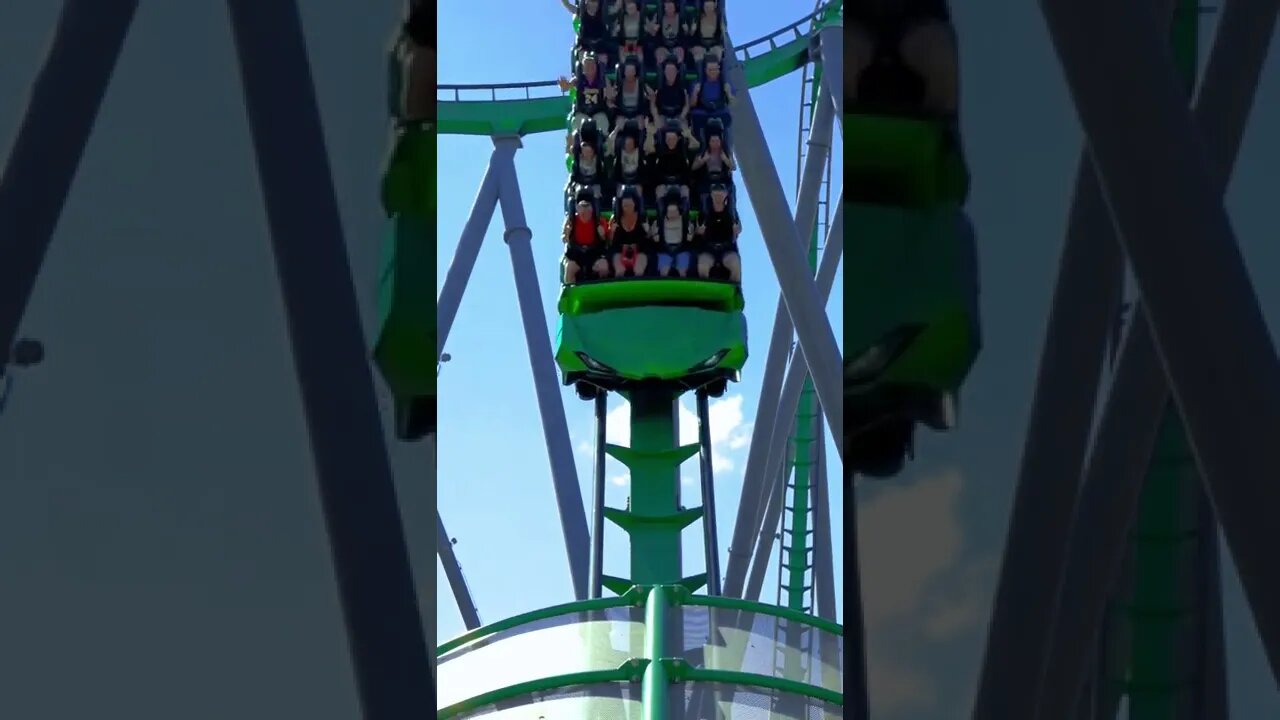 BACK IN GREEN 😎💚🎢 #shorts #rollercoaster