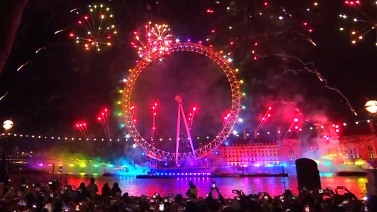 LONDON SHOWING EVERYONE HOW IT'S DONE!!!🥳🥳🥳#HappyNewYear