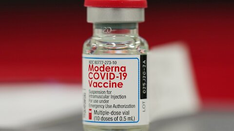 FDA Panel Endorses Moderna COVID Vaccine Booster Shot