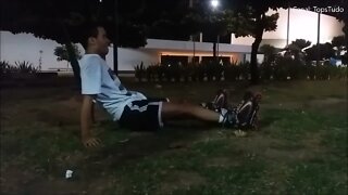 PATINS MISTURADO COM LUTA DA NISSO AI (TREINO NA GRAMA)
