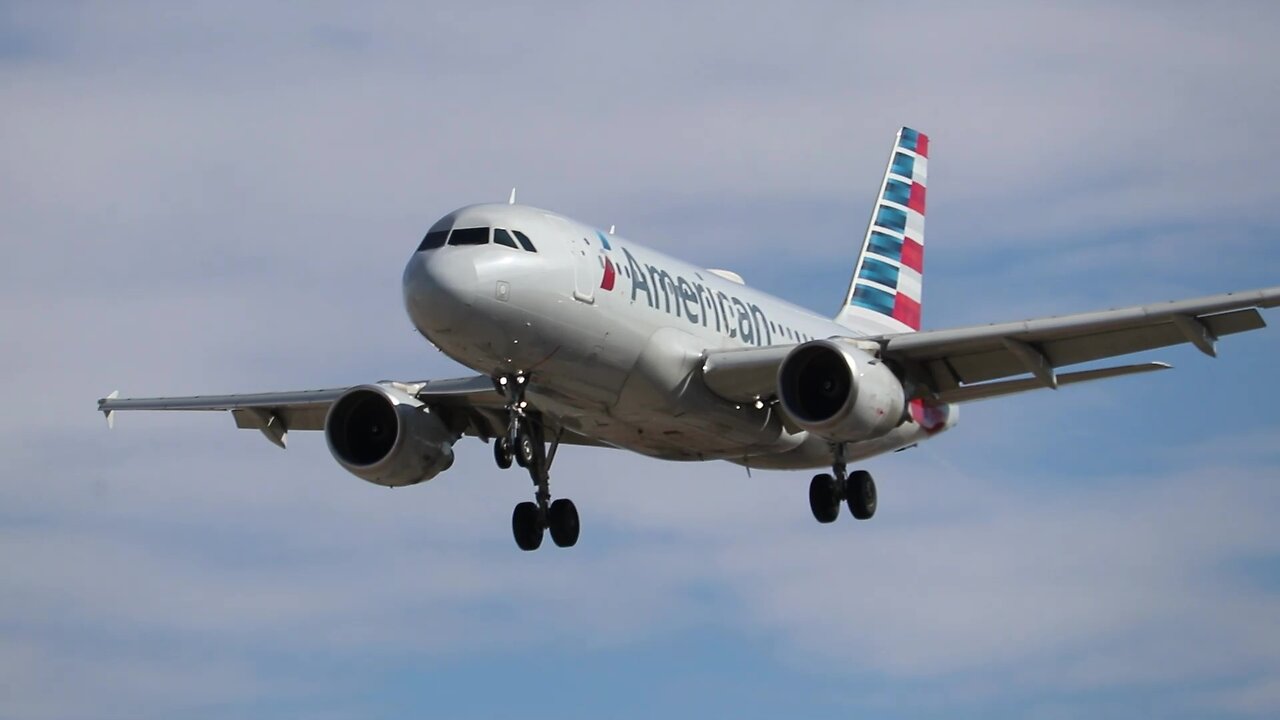 American Flt 2497 arriving at St Louis Lambert Intl - STL from Charlotte/Douglas Intl - CLT