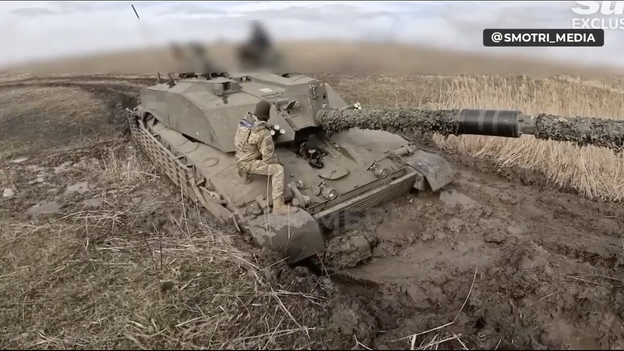 STUCK in the MUD - CHELLENGER TANK IS A REAL CHALLENGE.. ROLLING SCRAP METAL
