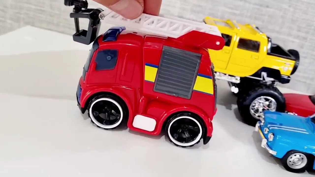 Todos os modelos de carros deslizando e fundido na água roxa!