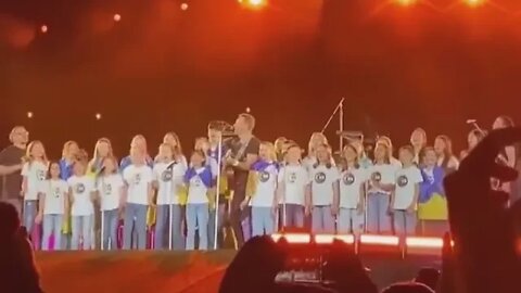 💙💛 Легендарний Британський гурт Coldplay продовжує підтримувати Україну.