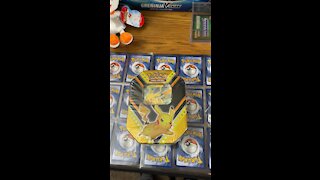 Pokémon Pikachu Tin Opening!! 11/28/2021