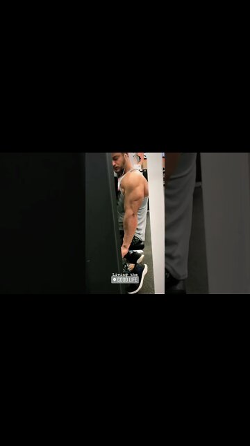 Horseshoe tricep flex