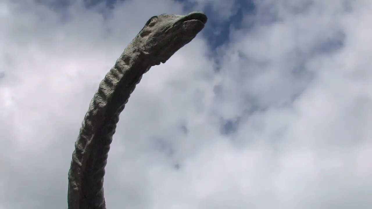 Dinosaur Statue 667