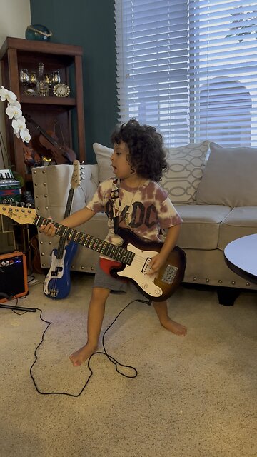 4-year-old Guitarist Is Already Way Cooler Than You