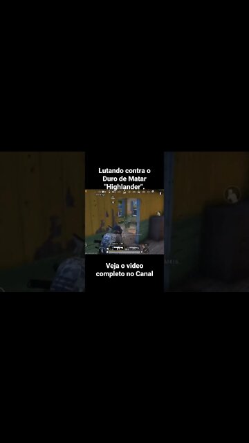 Lutando contra o Duro de Matar "Highlander".