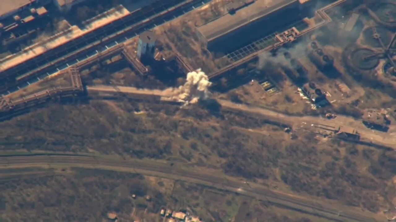 Russian Strike Destroys Ukrainian Armor!