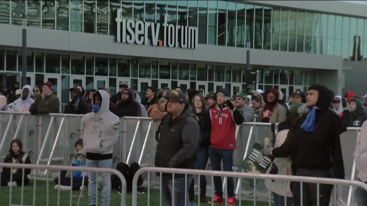 Milwaukee Bucks win first playoff game against the Bulls