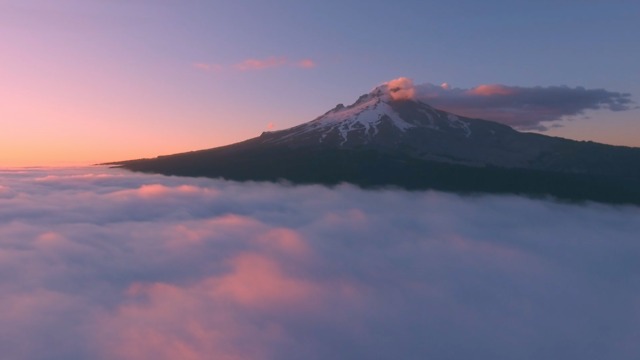 Explore breathtaking scenery above Oregon clouds