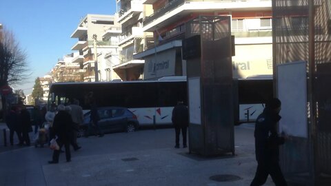 Η Ιερή και δικαιολογημένη Αγανάκτηση επιβατών , οδηγού του ΟΑΣΘ και ΙΧ οδηγών (P2)