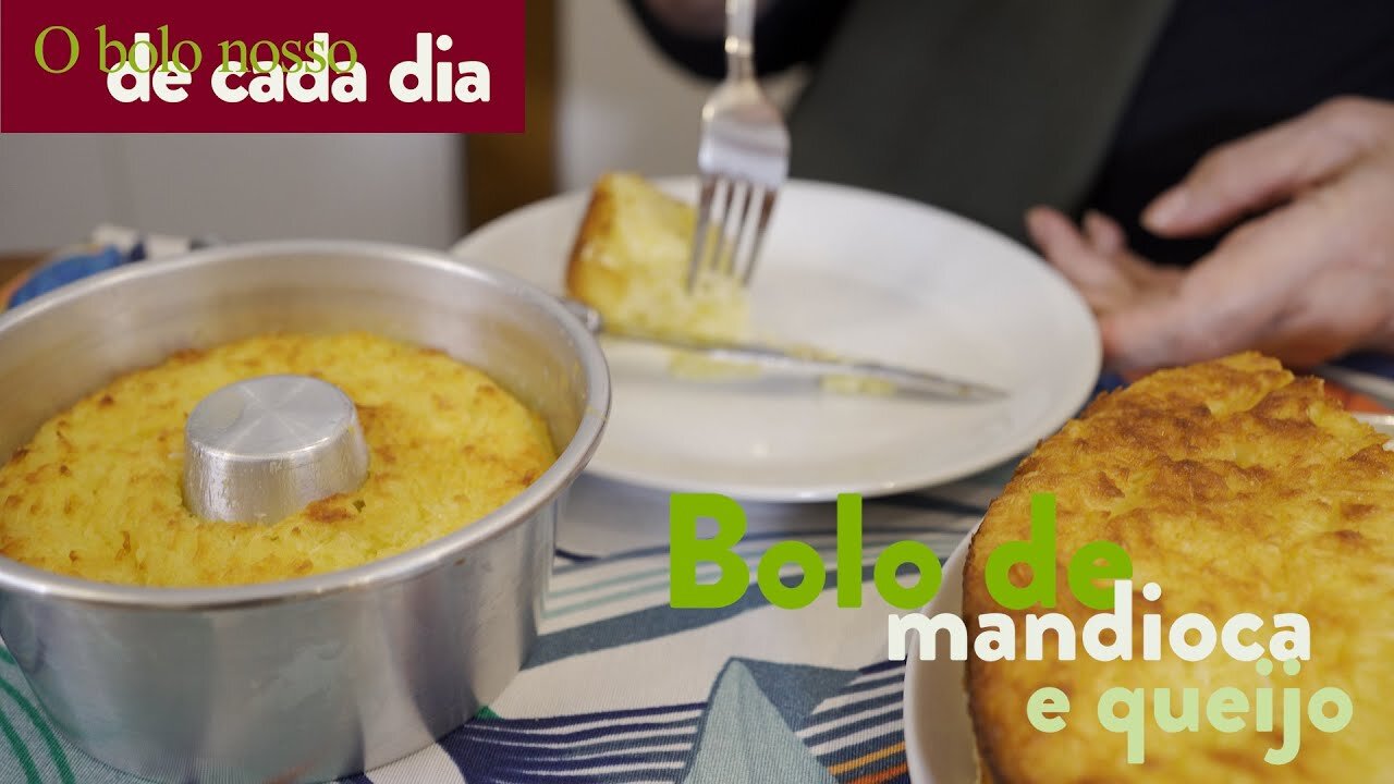 UM BOLO QUE RENDEU TANTO QUE VIROU DOIS: BOLO DE MANDIOCA, COCO E QUEIJO.