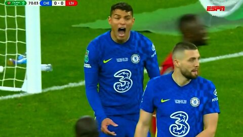 thiago silva salva chelsea contra liverpool final da Copa da Liga Inglesa